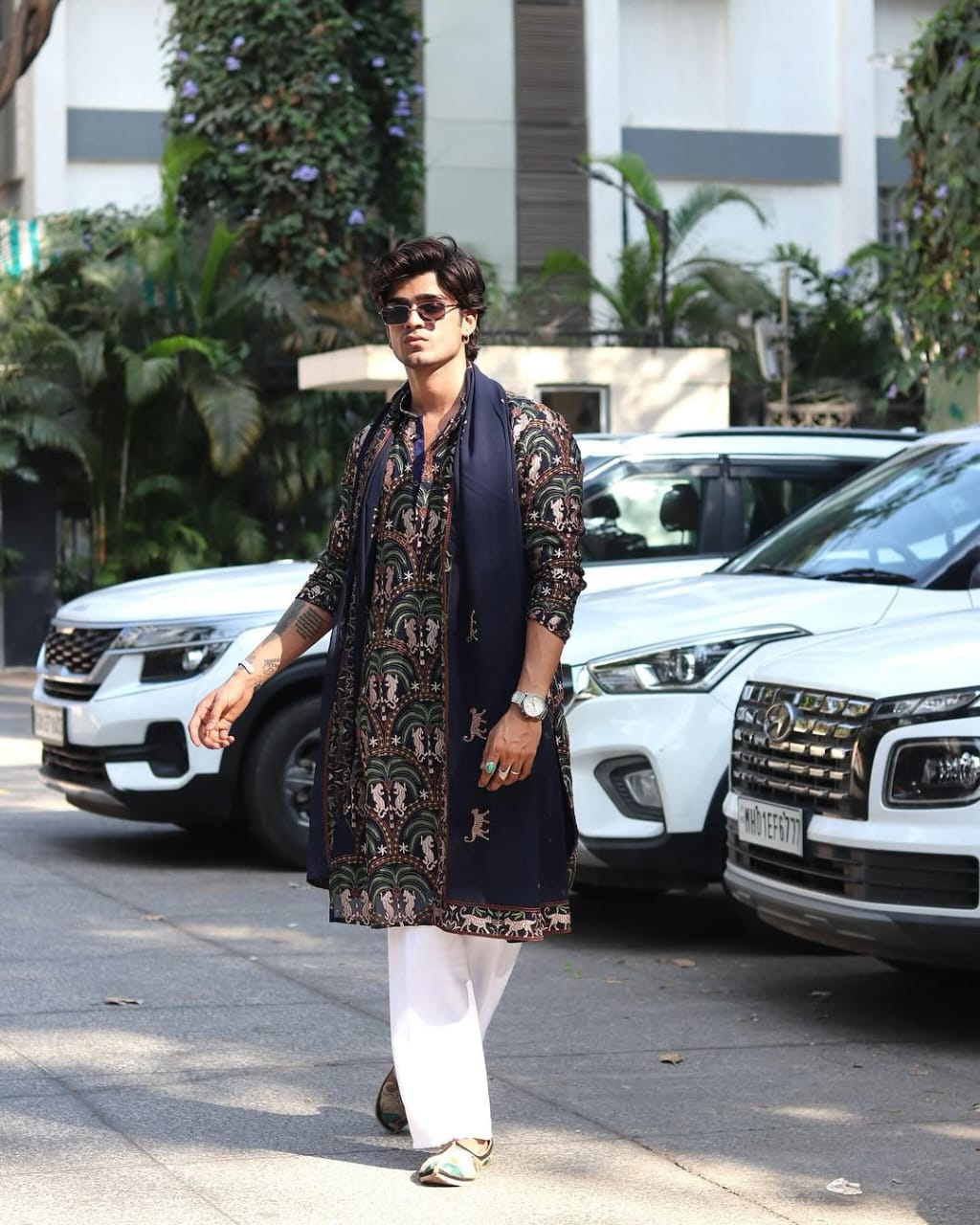 Navy Blue Havy Embroidery Work Kurta Pajama And Dupatta Set For Men’s