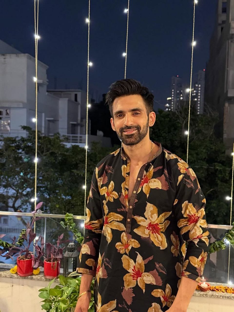 BLACK FLORAL PRINTED KURTA WITH PAJAMA SET FOR MEN