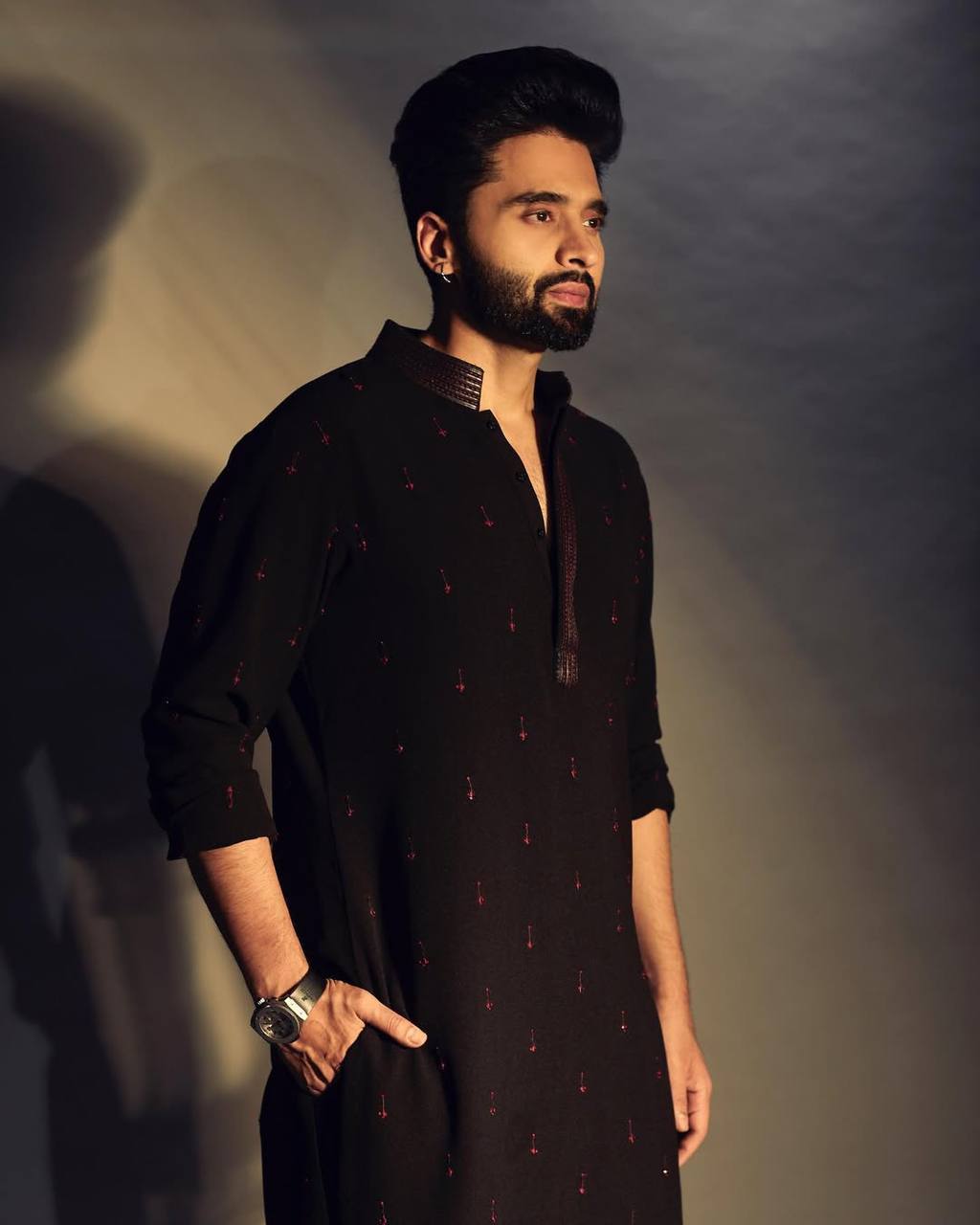 BLACK RED MOTIF EMBROIDERED KURTA WITH BLACK PAJAMA