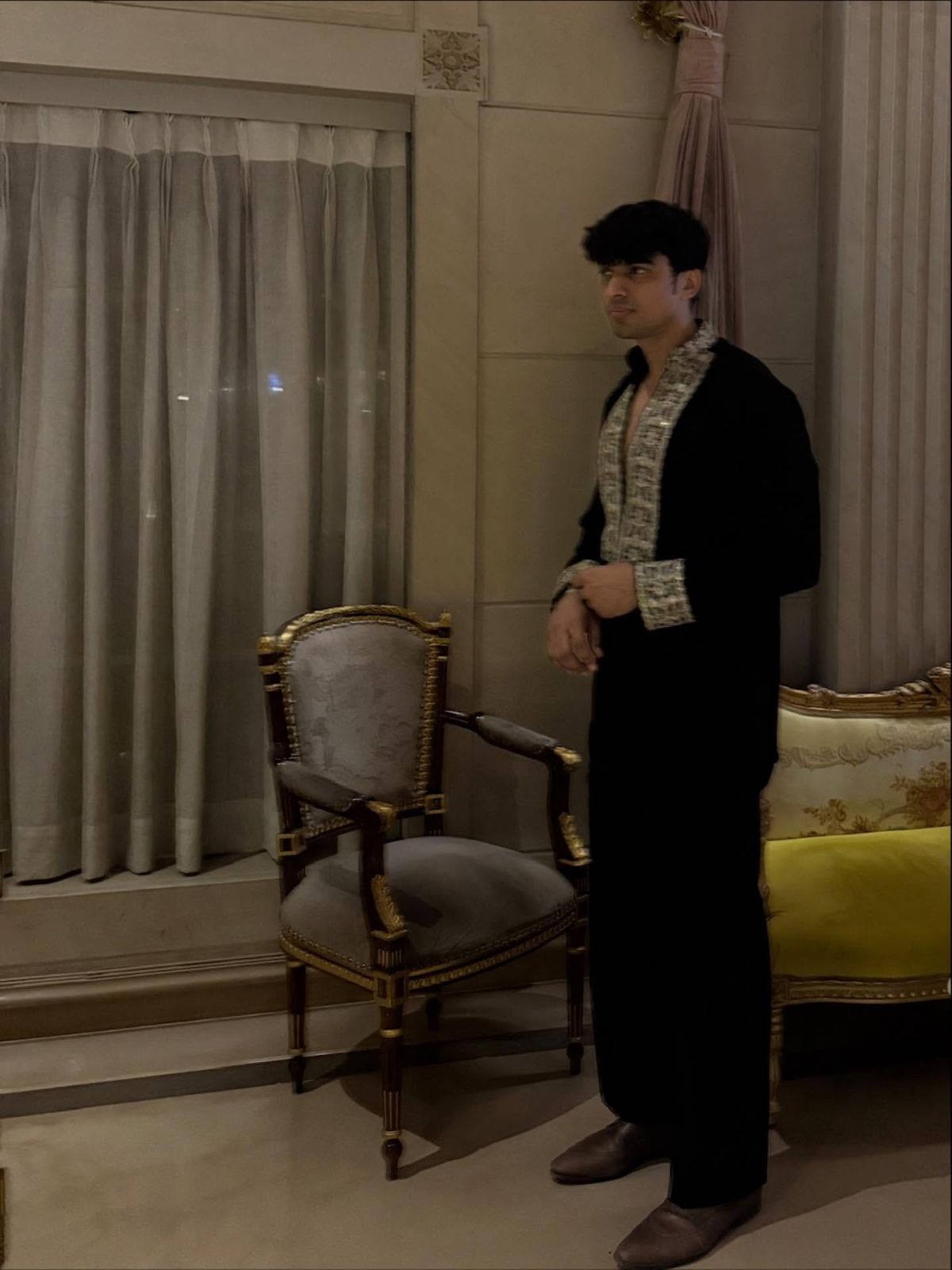 BLACK V NECK EMBROIDERD SHORT KURTA WITH PAJAMA SET