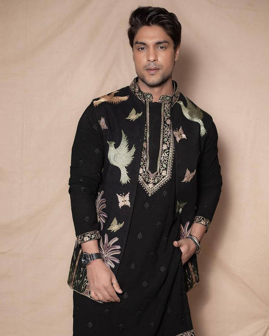 ETHNIC MOTIF MANDARIN COLLAR LONG SLEEVES THERD MOTIF KURTA JACKET SET