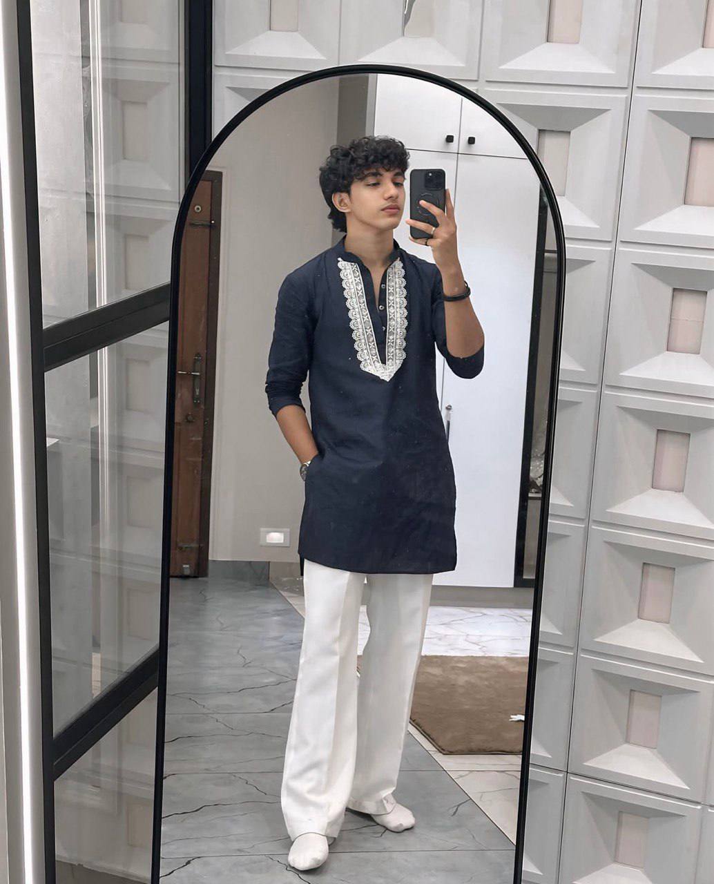 EMBROBLUE V NECK EMBROIDERED THRED KURTA WITH PAJAMA