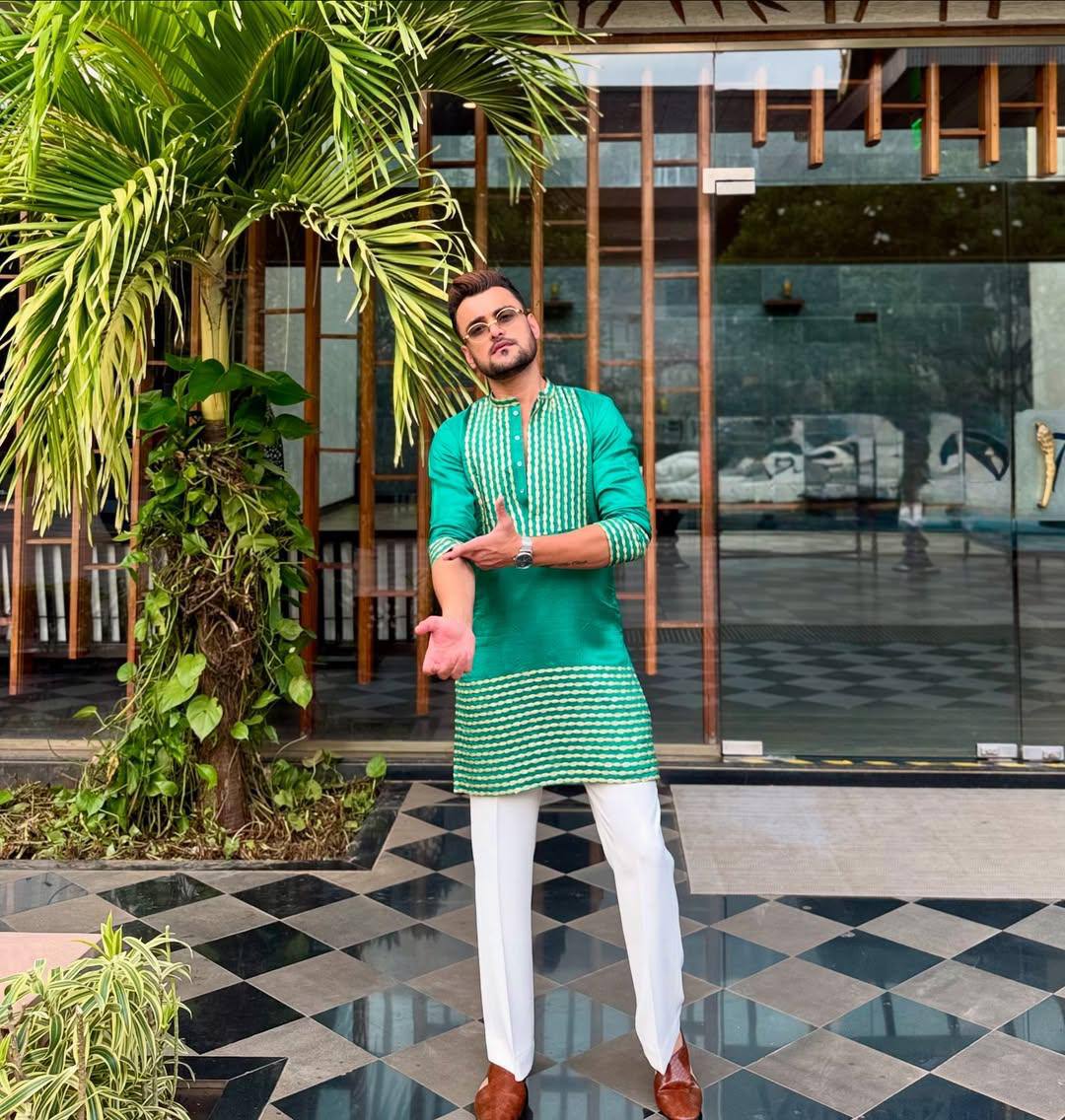 GREEN EMBROIDERED  KURTA PANT SET