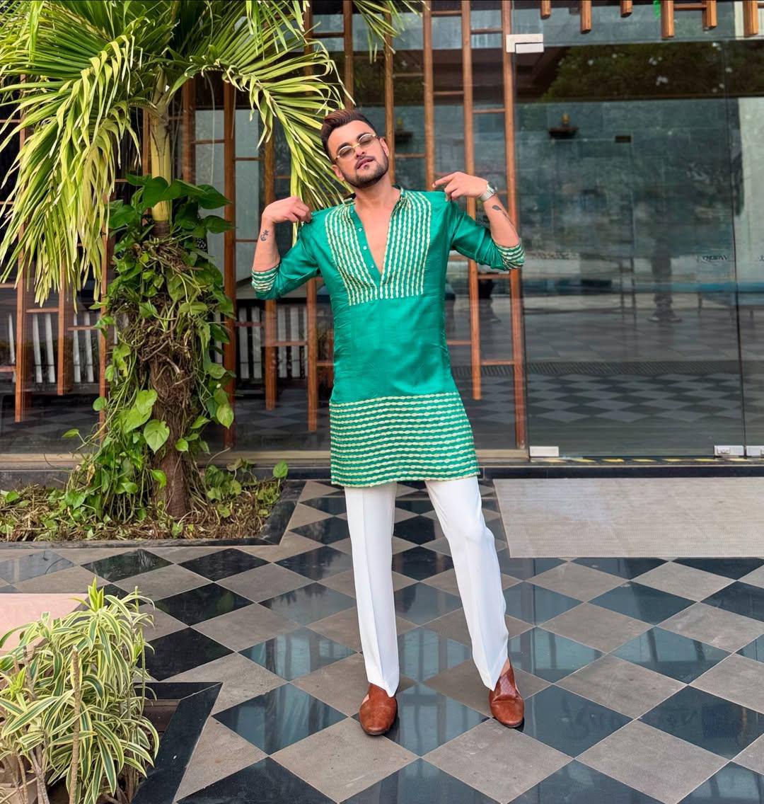 GREEN EMBROIDERED  KURTA PANT SET