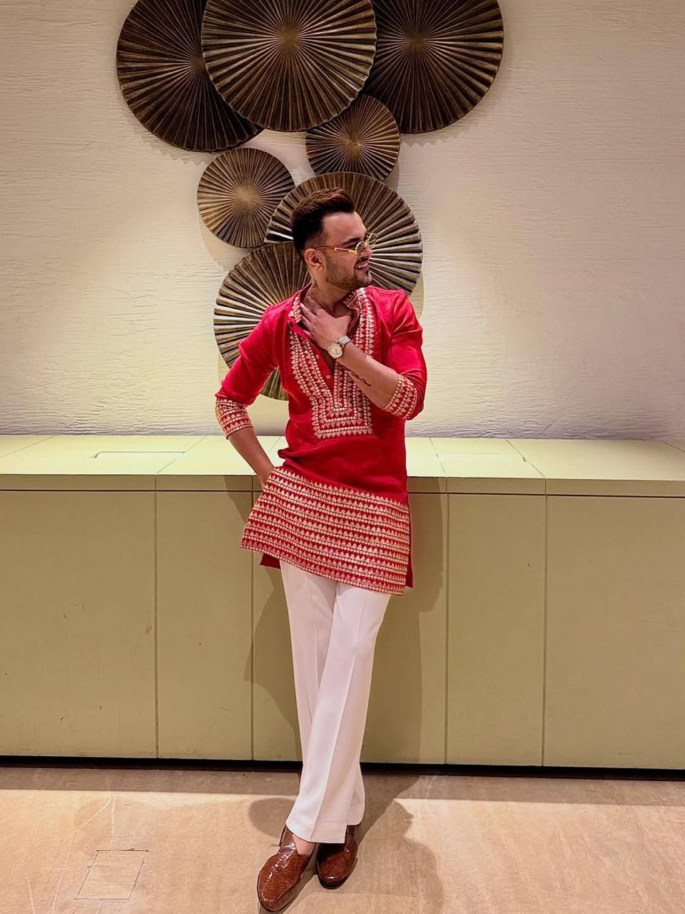 RED EMBROIDERED KURTA PANT SET.