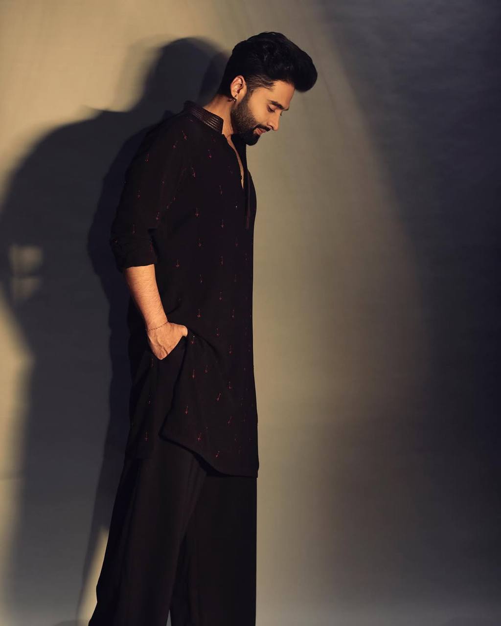 BLACK RED MOTIF EMBROIDERED KURTA WITH BLACK PAJAMA