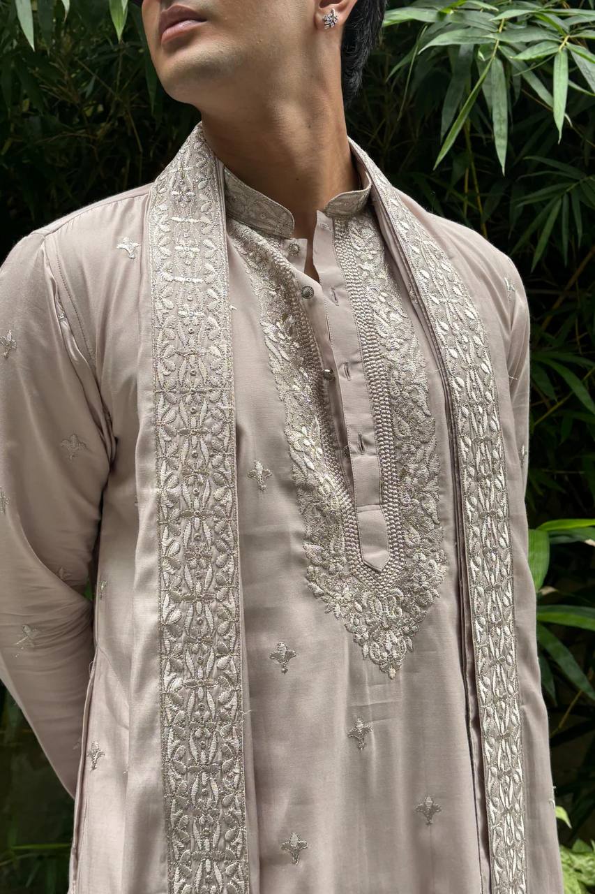 BLUSH PINK EMBROIDERRED KURTA PAJAMA WITH DUPATTA SET FOR MEN'S