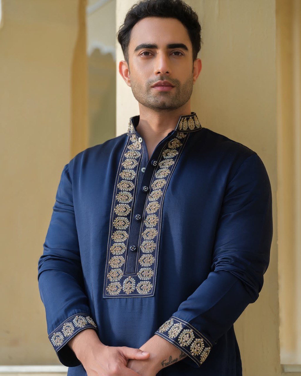 NAVY BLUE NECK JARI HEAVY EMBROIDERED KURTA WITH PANT SET
