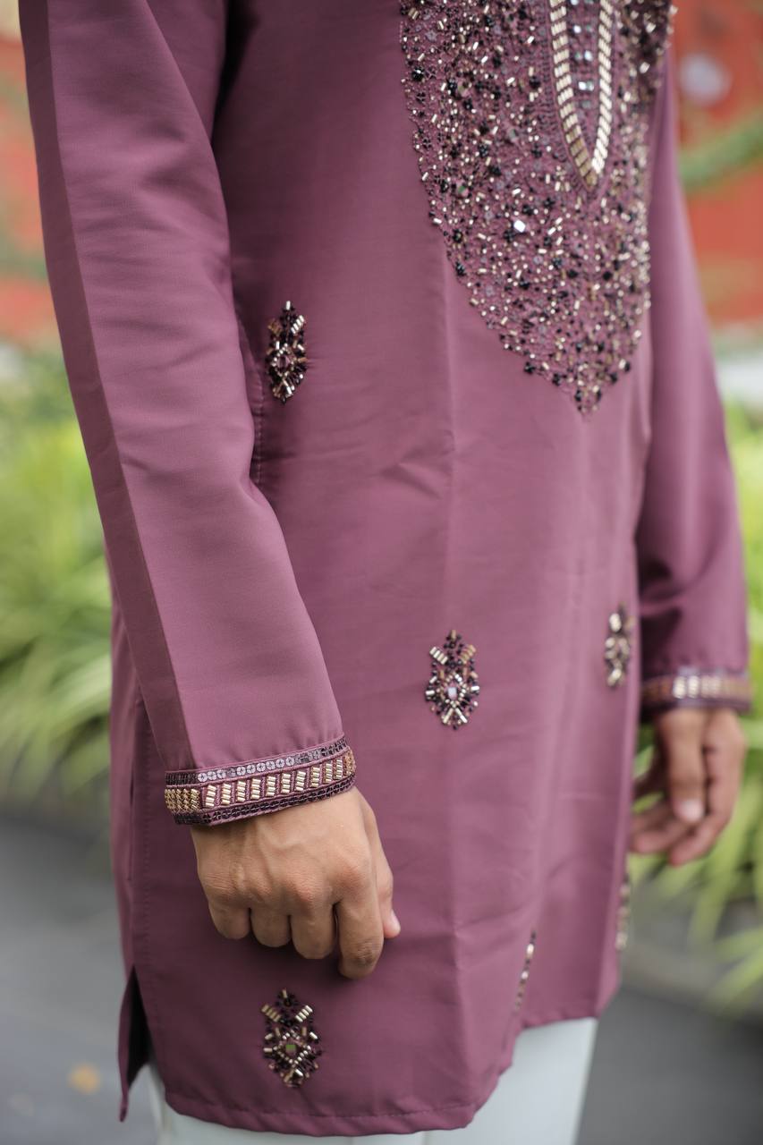 Onion Imperial Bites & Mirror-Work Kurta