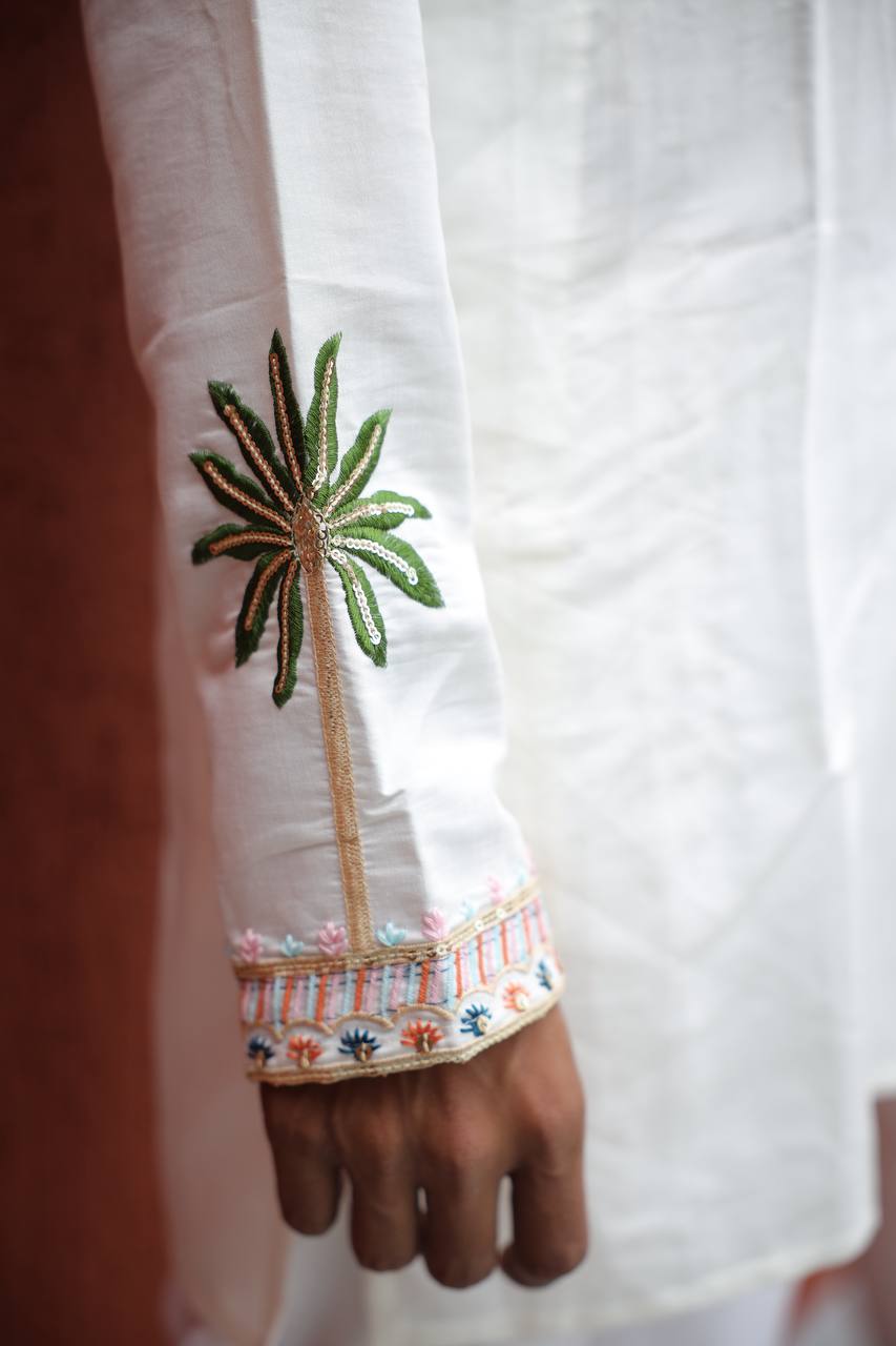 Shrinathji Motifs &amp; Peacock Mirror Embroidered Festive Kurta