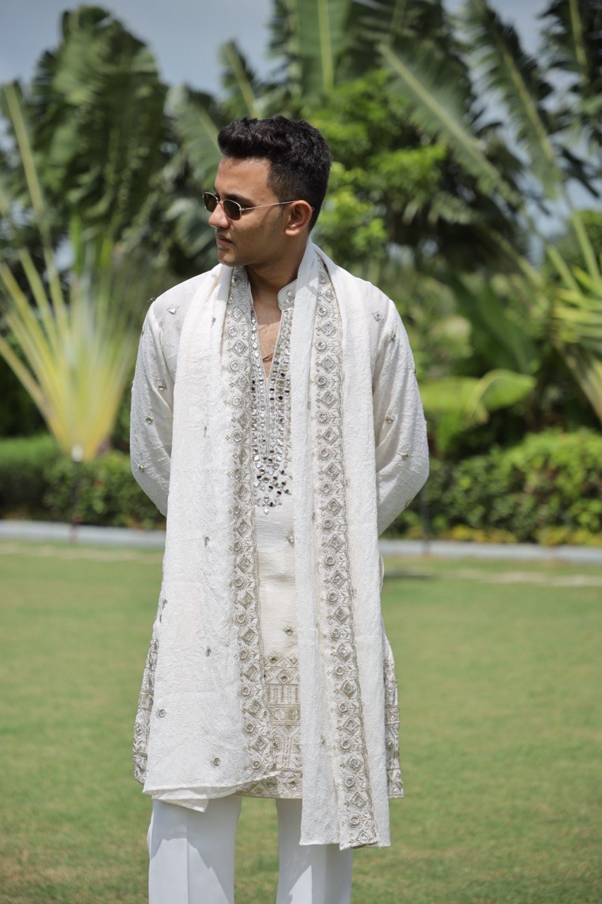 Off White V-Neck Mirror Work Wedding Kurta Set For Men With Stole