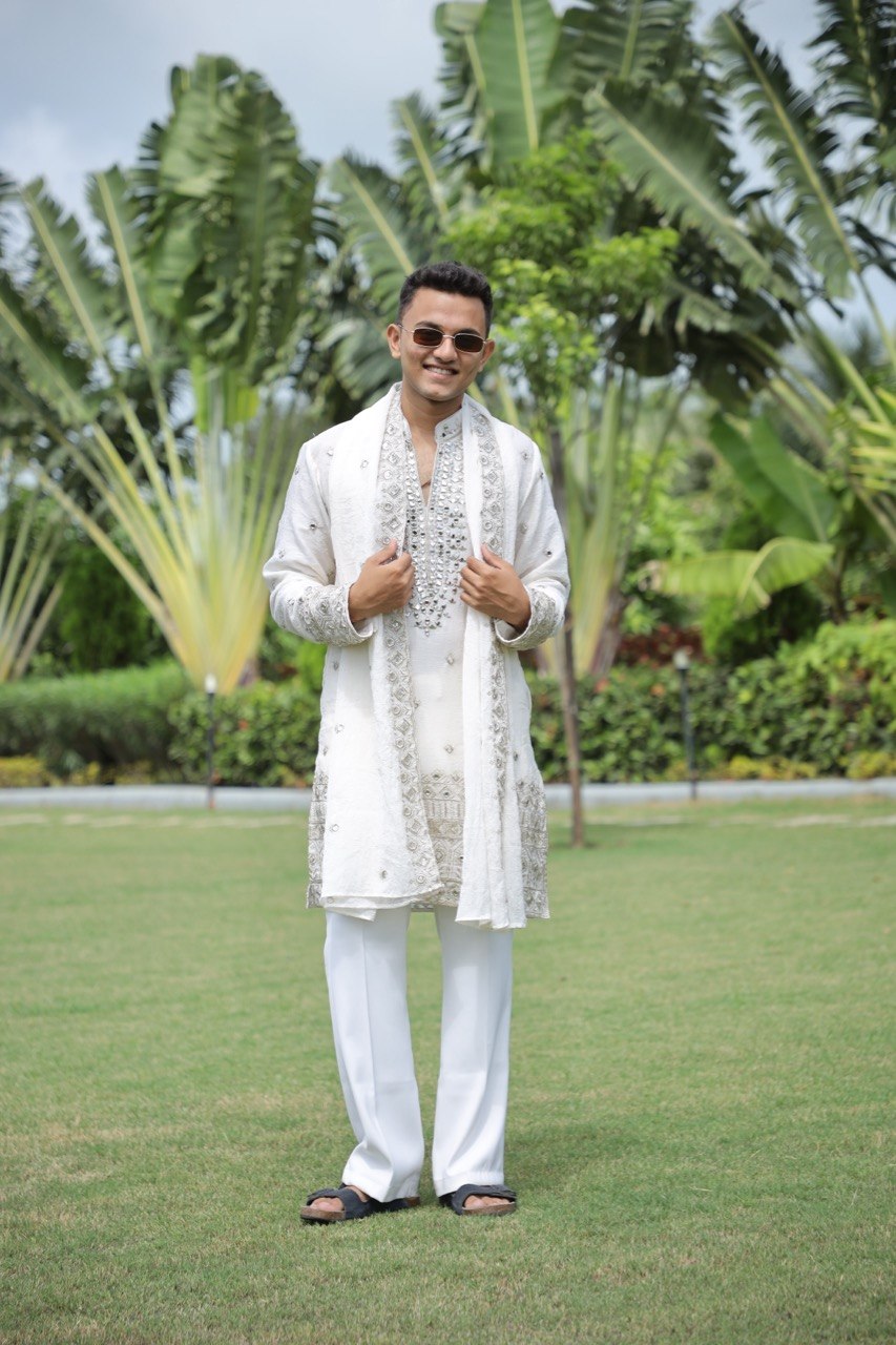 Off White V-Neck Mirror Work Wedding Kurta Set For Men With Stole